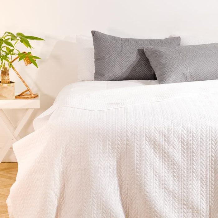 Nest Classic Embossed Bed Cover - White-Quilt
