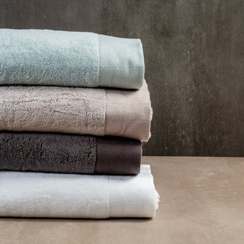 Royale Luxe Zero Twist Towels
