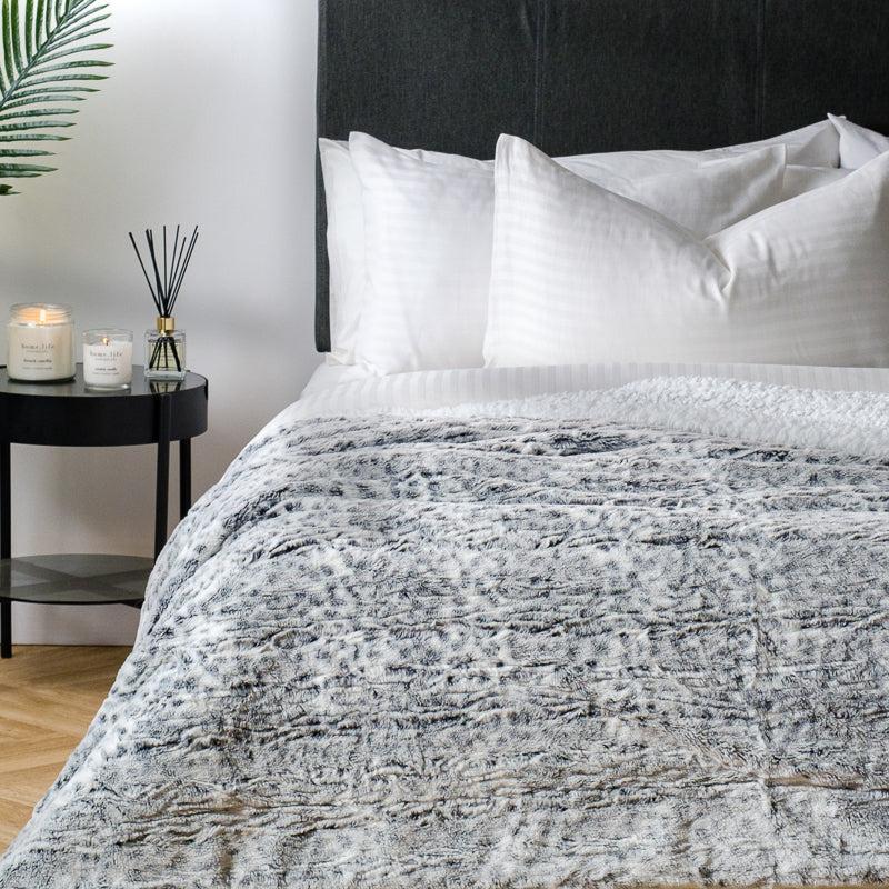 Brushed Printed Faux Fur Rabbit Blanket-BLANKET