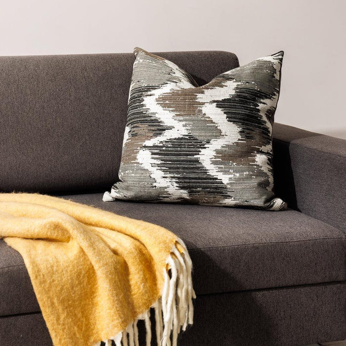 Deluxe Zigzag Monochrome Scatter-Scatters