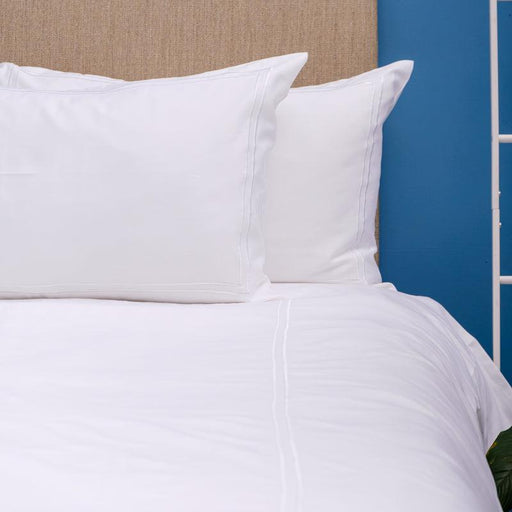 Exclusive Collection 1000 Thread Count Cotton Rich Two Line Satin Stitch Duvet Cover Set - White