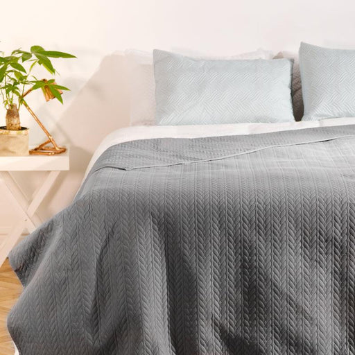 Nest Classic Embossed Bed Cover - Grey-Quilt