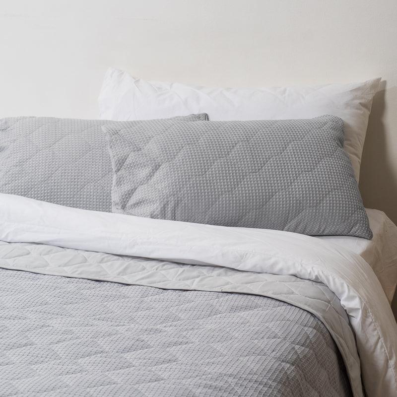 Nest Microfibre Reno 3D Soft Touch Quilted Bed Cover - Light Grey-QUILT