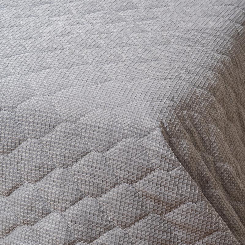 Nest Microfibre Reno 3D Soft Touch Quilted Bed Cover - Light Grey-QUILT